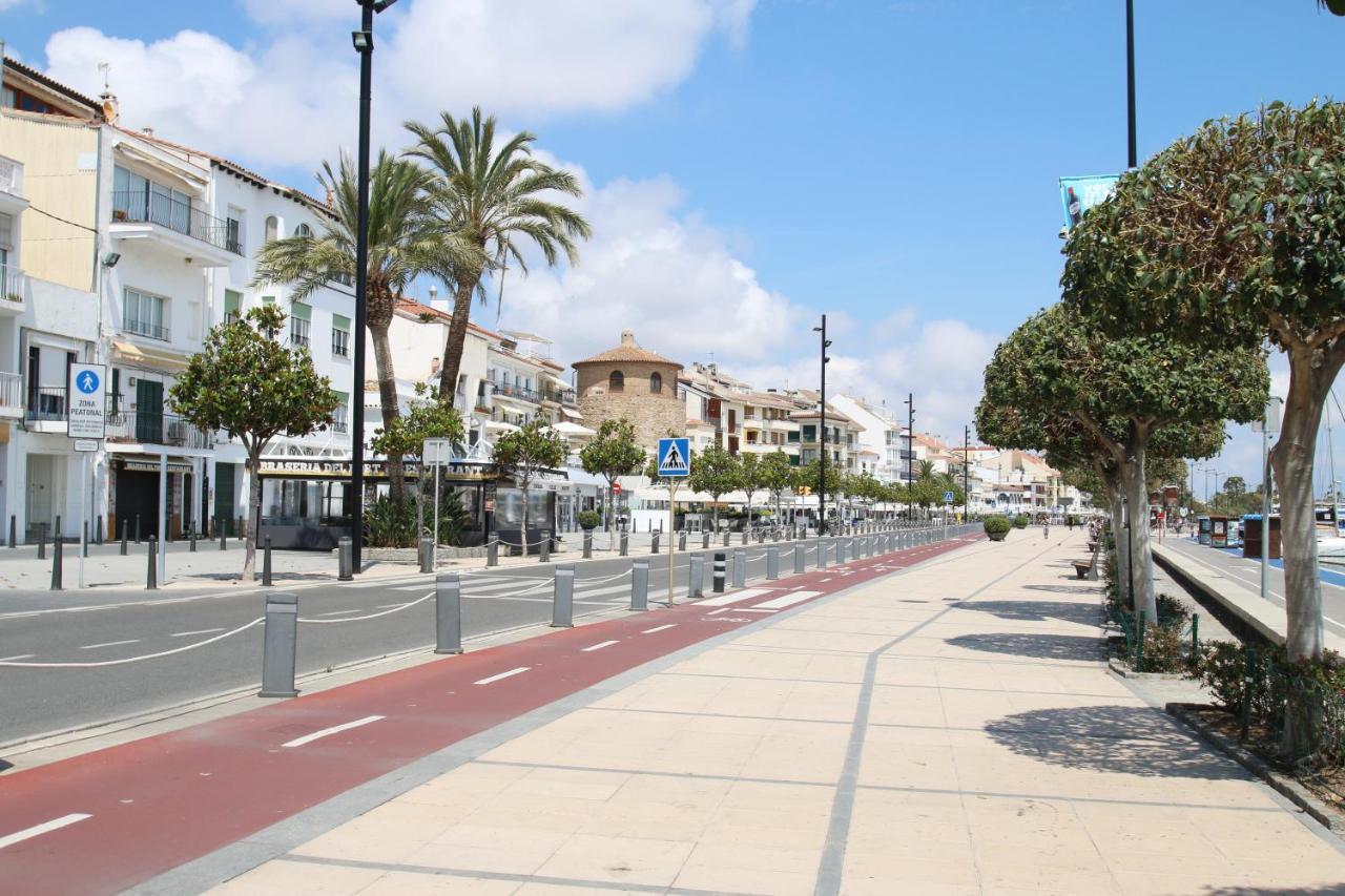Villa Gladiols Cambrils Bagian luar foto