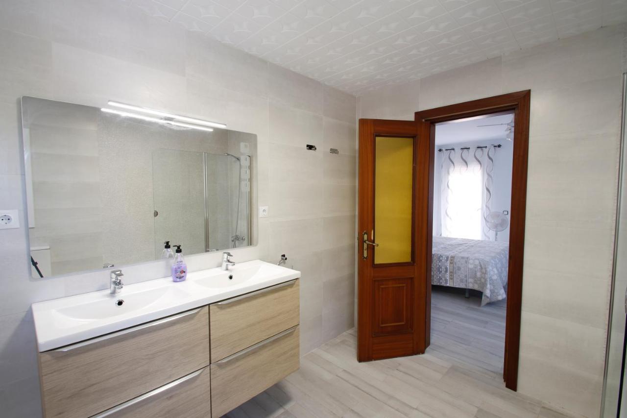 Villa Gladiols Cambrils Bagian luar foto