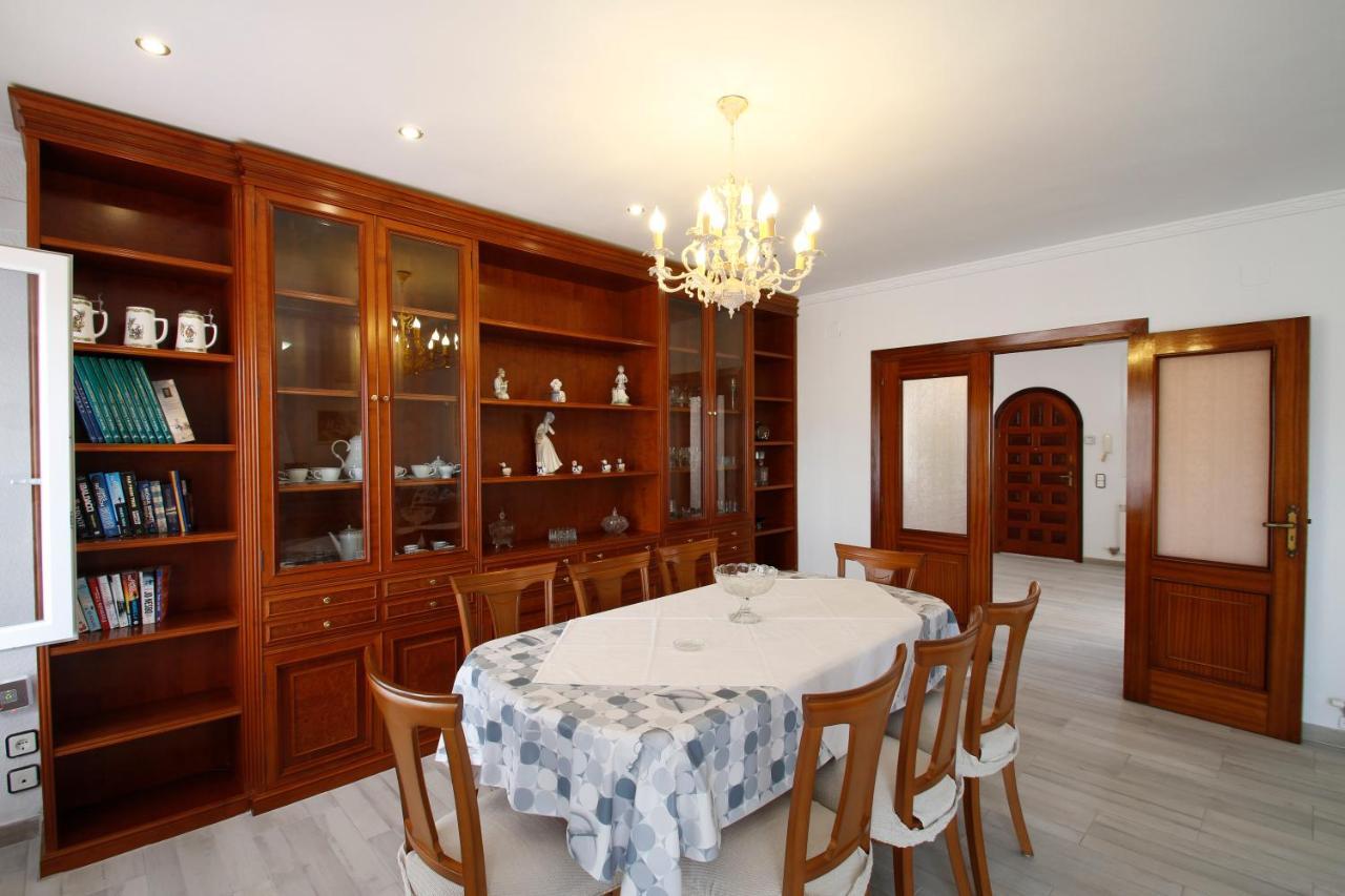 Villa Gladiols Cambrils Bagian luar foto