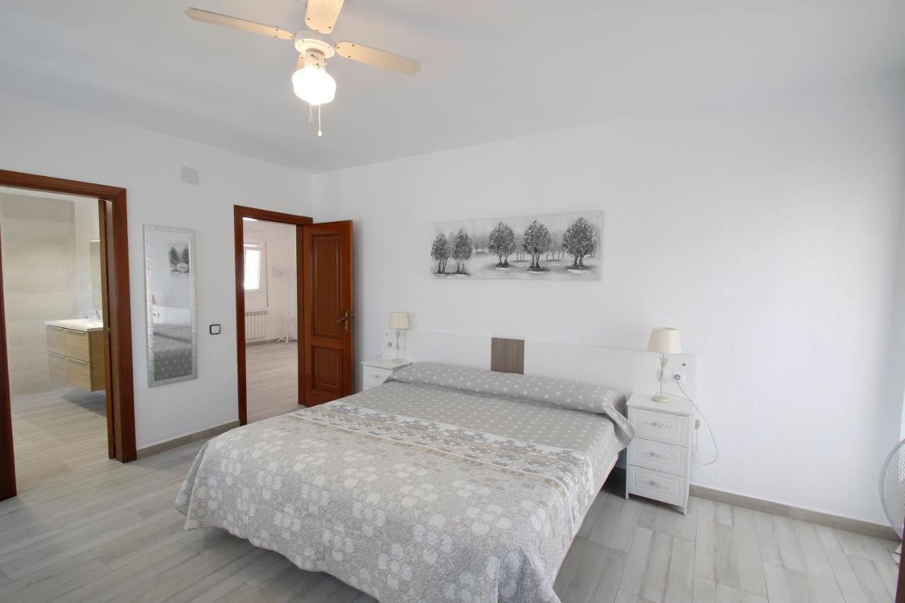 Villa Gladiols Cambrils Bagian luar foto