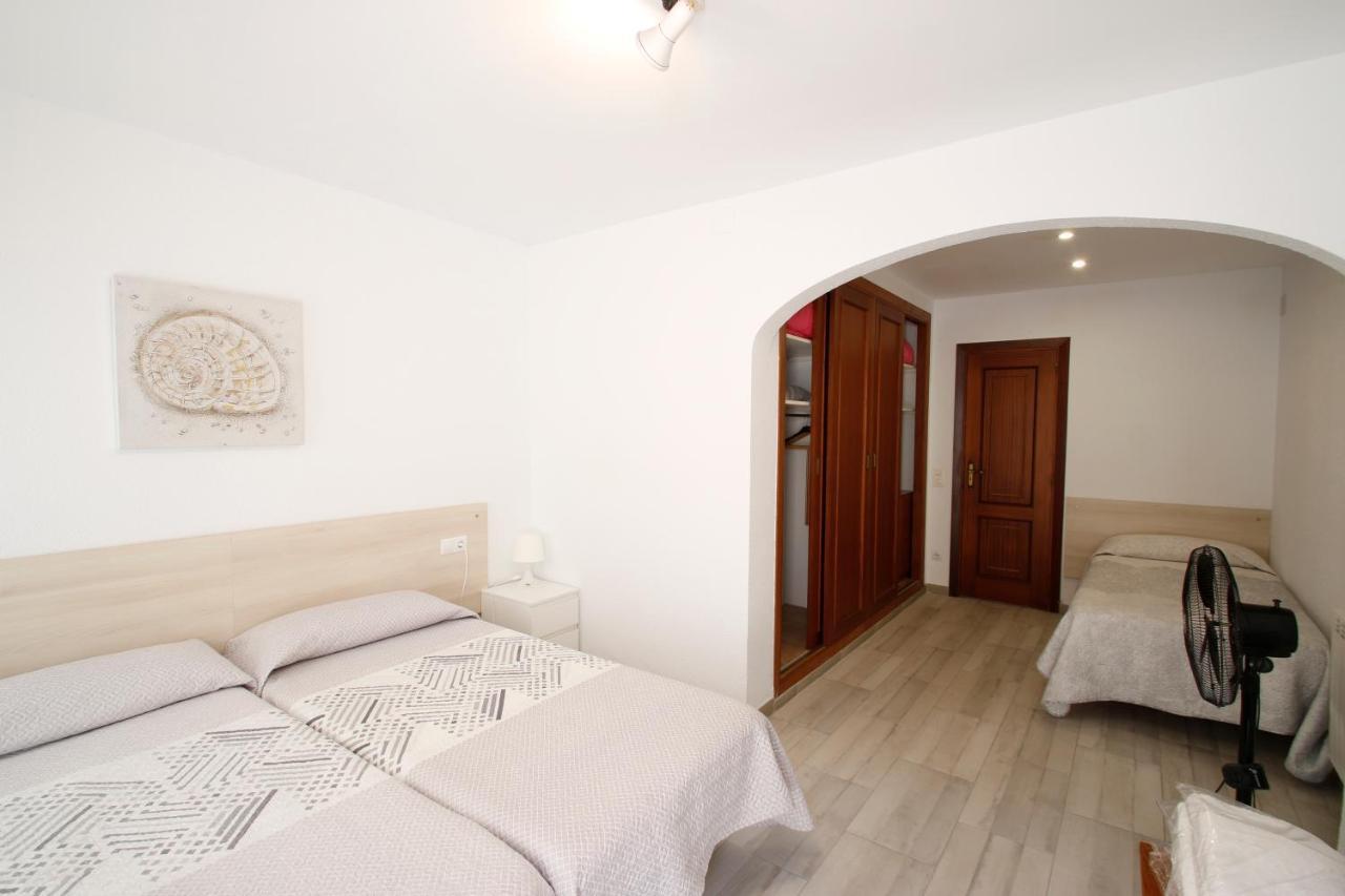 Villa Gladiols Cambrils Bagian luar foto