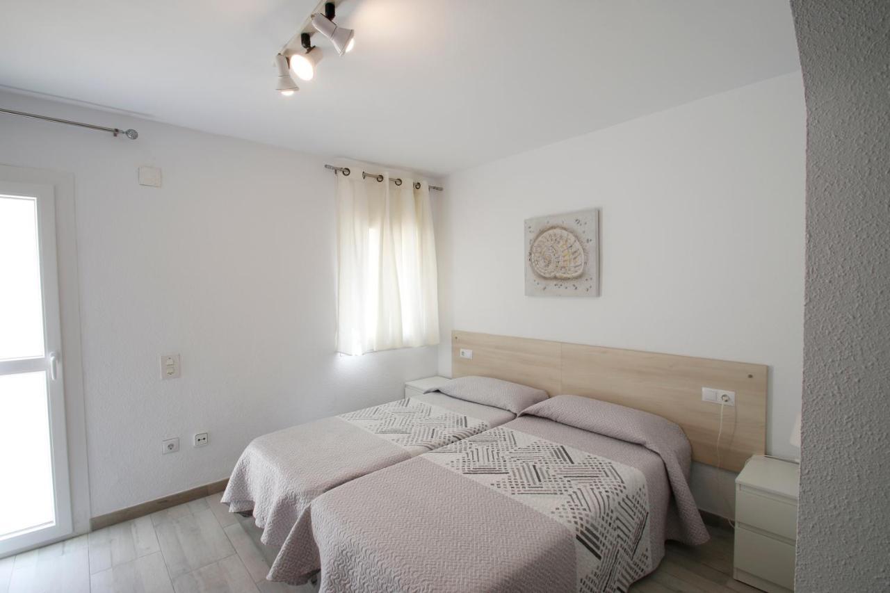 Villa Gladiols Cambrils Bagian luar foto